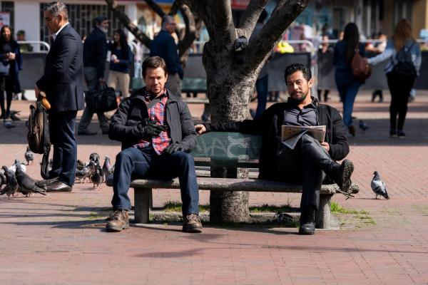Bild 1 von 5: Mark Wahlberg and Sam Medina star in MILE 22.