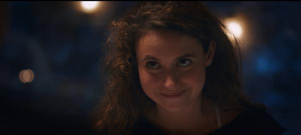 Bild 1 von 3: Zwischen den Chemotherapien hat Tristan ein Date mit Hanne (Marthe Schneider), der Enkelin seines Zimmernachbarn. Es hat lange gebraucht, bis er es sich überhaupt eingestehen konnte. Er hat sich in die junge Frau verliebt. Aber hat er überhaupt eine Chance bei ihr?