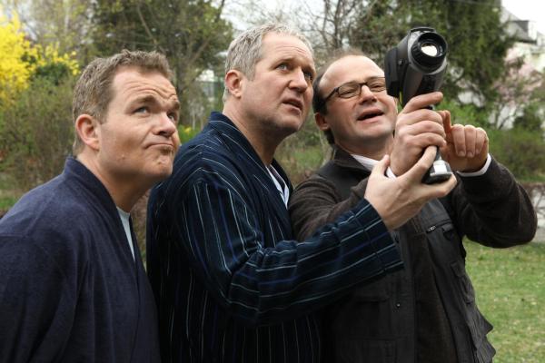 Bild 1 von 21: Im Bild: Cornelius Obonya (Viktor Fischbach), Harald Krassnitzer (Hubert Fischbach), Gerhard Liebmann (Rüssler).