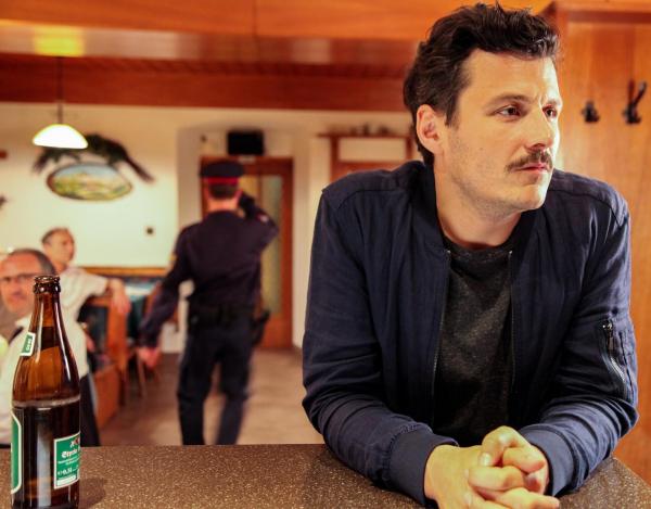 Bild 1 von 20: Im Bild: Manuel Rubey (Josef Wolf).