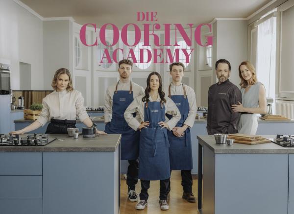 Bild 1 von 29: (v.l.n.r.) Matilda Larsson (Lea Marlen Woitack); Chris Mircovic (Brian Rosenkranz); Irinii Dimitriou (Lara Kimpel); Rafael Müller (Louis Jér´me Wagenbrenner); Alexander Eichen (Matthias Brüggenolte); Felicitas Eichen (Simone Hanselmann)