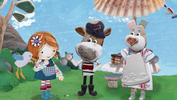 Bild 1 von 5: Salty zeigt Lily und Nonna stolz seine Taschenuhr.© KiKA/Sixteen South - Honorarfreie Verwendung gemäß AGB im redaktionellen Zusammenhang mit genannter Sendung bei Nennung \