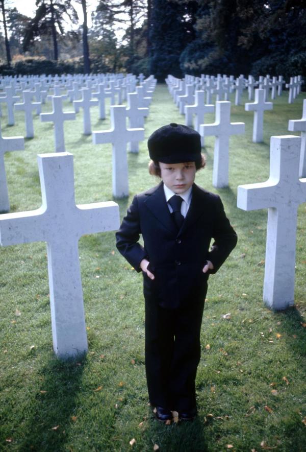 Bild 1 von 4: Damien (Harvey Stephens)