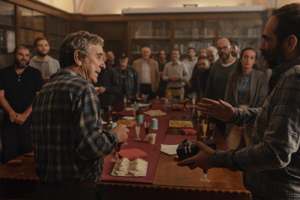 Bild 1 von 6: Antón (Miguel de Lira, l.)