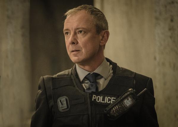 Bild 1 von 8: DS Roy Grace (John Simm) muss eine Serie von Vergewaltigungen aufklären, die ihn an eine ähnliche Reihe von Verbrechen vor zehn Jahren erinnert. Ist der berüchtigte \