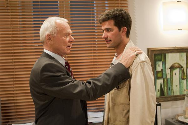 Bild 1 von 10: Werner (Dirk Galuba, l.); Konstantin (Moritz Tittel, r.)