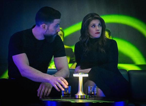 Bild 1 von 8: Special Agent Omar Adom 'OA' Zidan (Zeeko Zaki, l.); Special Agent Maggie Bell (Missy Peregrym, r.)