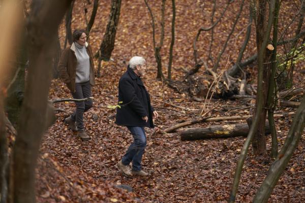 Bild 1 von 6: Emma Chambers (Fiona Shaw, l.); Julien Baptiste (Tchéky Karyo, r.)