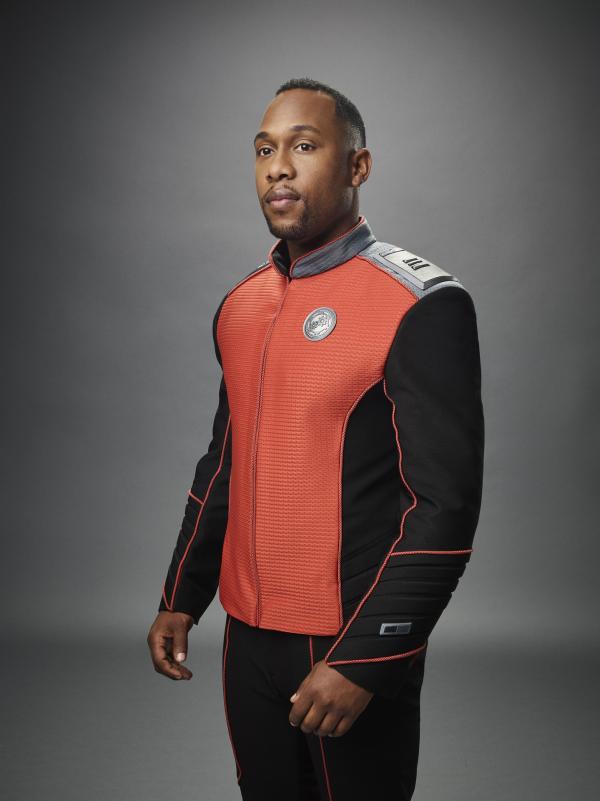 Bild 1 von 21: Lieutenant Commander John LaMarr (J. Lee)