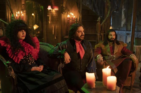 Bild 1 von 5: (v.l.n.r.) Nadja (Natasia Demetriou); Laszlo (Matt Berry); Nandor (Kayvan Novak)