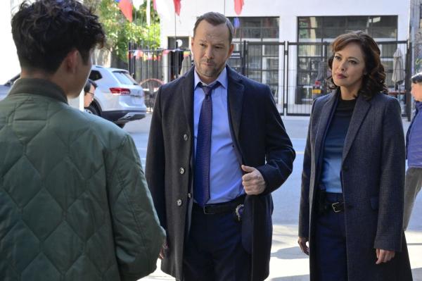 Bild 1 von 10: (v.l.n.r.) Sonny Le (Alex Duong); Danny Reagan (Donnie Wahlberg); Maria Baez (Marisa Ramirez)