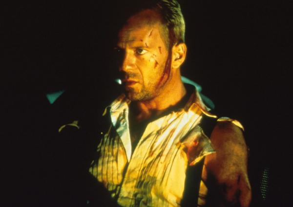 Bild 1 von 14: Nur ein Mann kann den Sieg des Anti-Elements noch verhindern: Korben Dallas (Bruce Willis) ...
