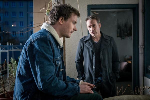 Bild 1 von 5: Ron Freese (Max Rothbart, l.); Jan Maybach (Marco Girnth, r.)