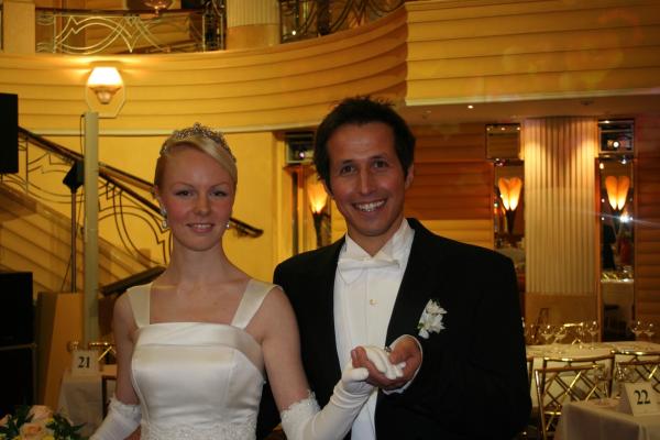 Bild 1 von 8: Willi mit Debütantin Monika Tiebert auf dem Chrysanthemenball in München.