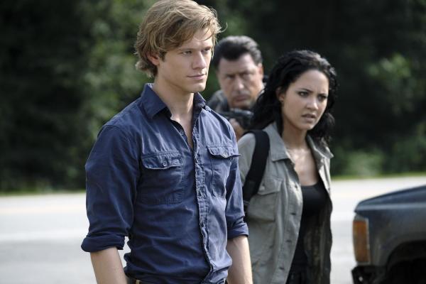 Bild 1 von 14: MacGyver (Lucas Till, l.); Riley Davis (Tristin Mays, r.)