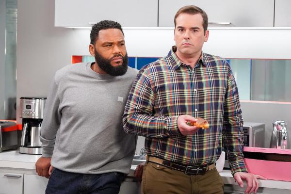 Bild 1 von 12: Im Bild (v.li.): Anthony Anderson (Andre 'Dre' Johnson), Jeff Meacham (Josh).