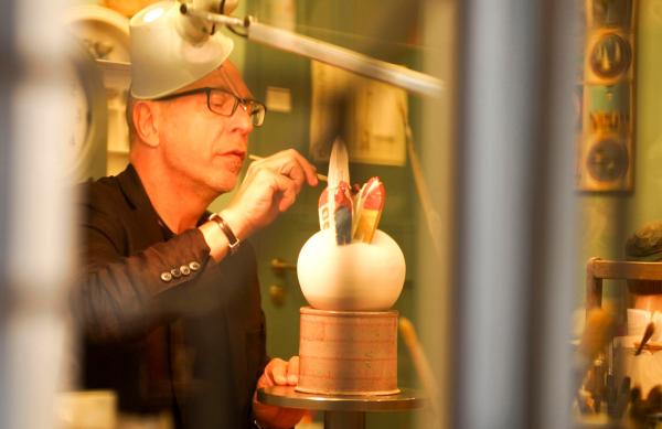 Bild 1 von 3: In der Keramikstube von Gerd Krambehr