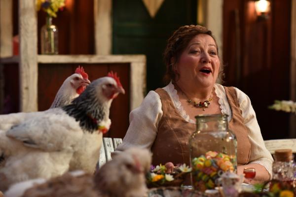 Bild 1 von 14: Bedas (Marianne Sägebrecht) gute Laune ist unverwüstlich.