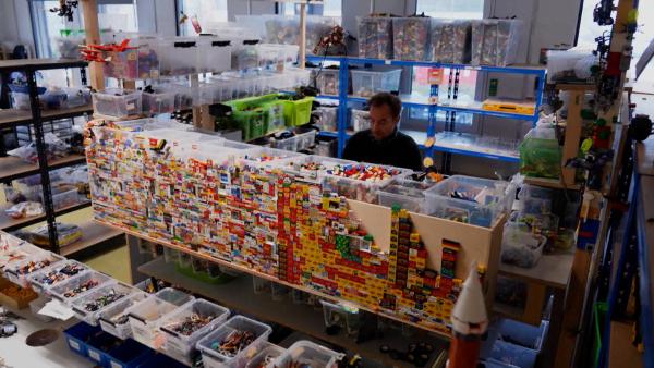 Bild 1 von 3: Gebrauchtes Lego kann man in diesem Laden in Münster bekommen.
