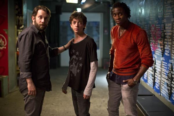 Bild 1 von 4: (v.l.n.r.) Robert Beck (Christian Ulmen); Rauli Kantas (Nahuel Pérez Biscayart); Charlie Aguobe (Eugene Boateng)