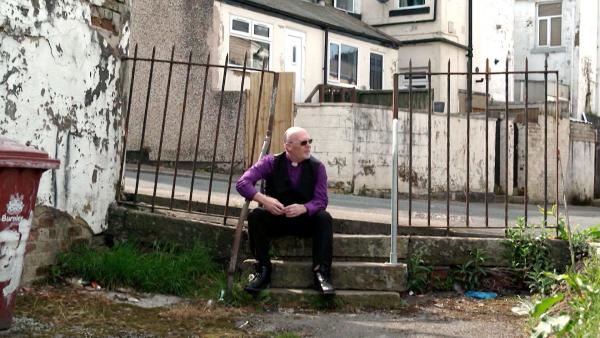 Bild 1 von 12: Im Bild: Bishop Mick, ein ehemaliger Drogenabhängiger, jetzt Seelsorger in Burnely.