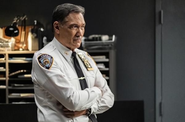 Bild 1 von 12: Assistant Chief John Suarez (Jimmy Smits)