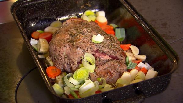 Bild 1 von 7: Im Bild: Ein Braten vom einheimischen Lamm.