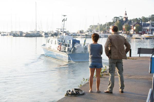 Bild 1 von 6: Nora (Alexandra Rapaport) und Thomas (Jakob Cedergren) verbindet weiterhin eine innige Freundschaft.