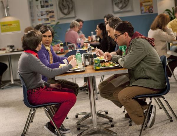 Bild 1 von 6: (im Uhrzeigersinn) Howard Wolowitz (Simon Helberg); Rajesh Koothrappali (Kunal Nayyar); Sheldon Cooper (Jim Parsons); Leonard Hofstadter (Johnny Galecki)