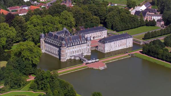 Bild 1 von 6: Das Schloss Bel?il, wörtlich übersetzt \