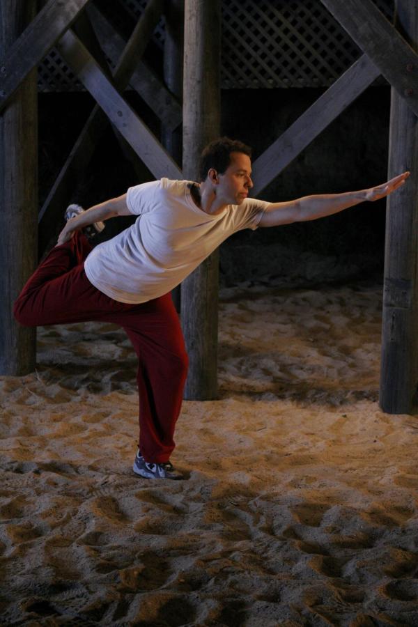 Bild 1 von 10: Versucht alles um endlich wieder müde zu werden: Alan (Jon Cryer) ...