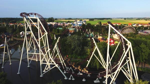 Bild 1 von 3: Der Spinning Coaster soll jugendliche und erwachsene Gäste in den belgischen Freizeitpark Plopsaland De Panne locken.