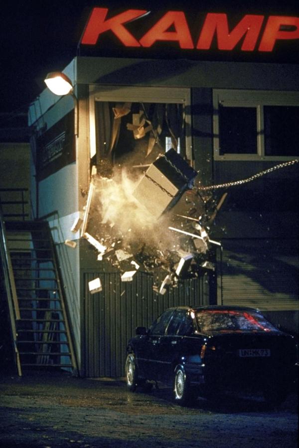 Bild 1 von 14: Mit 'nem Safe im Schlepptau, sollte man besser nicht bremsen ...