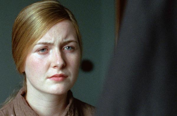 Bild 1 von 6: Rose (Dorothy Duffy) wird von Schwester Bridget dazu gezwungen, ihren Vornamen abzulegen.