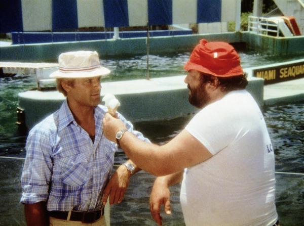 Bild 1 von 10: Charlie (Bud Spencer, r.) denkt mal wieder nur ans Essen, was seinen Halbbruder Johnny Firpo (Terence Hill, l.) fast zur Verzweiflung bringt ...