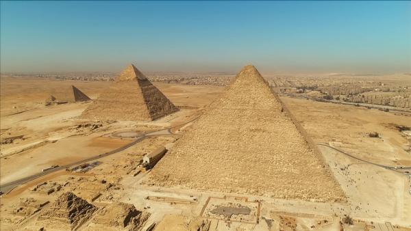Bild 1 von 3: Gräber der Pharaonen: Die Pyramiden von Gizeh sind das einzige noch erhaltene der sieben Weltwunder der Antike.