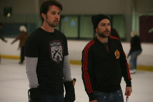 Bild 1 von 13: Mac (Rob McElhenney, l.); Charlie Kelly (Charlie Day, r.)