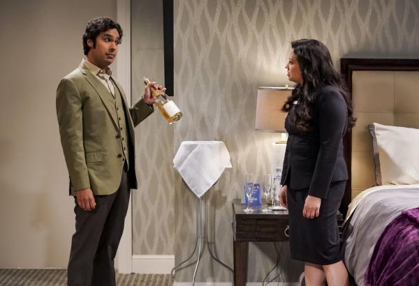 Bild 1 von 10: Raj (Kunal Nayyar, l.); Anu (Rati Gupta, r.)