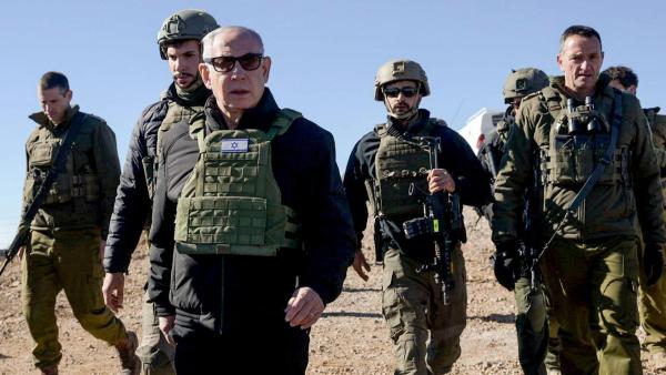 Bild 1 von 4: Im Bild: Israels Regierungschef Netanjahu arbeitet seit Jahren daran, den Iran am Bau einer Atombombe zu hindern und das iranische Atomprogramm zu zerstören.