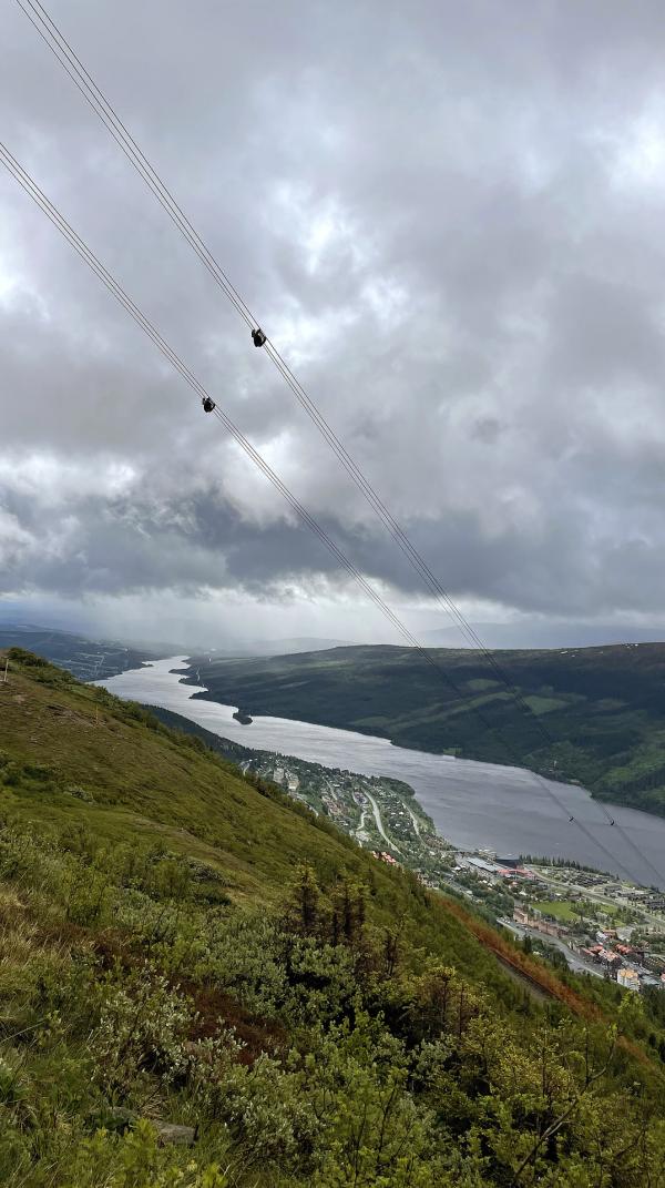 Bild 1 von 6: Blick vom Berg Åreskutan ins Tal.