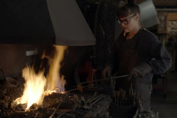 Bild 1 von 4: Schmiedin Katie.