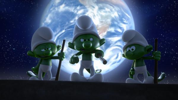 Bild 1 von 1: Auf dem Mond begegnen die Schlümpfe drei der Mondbewohnern, die ihnen zunächst nicht gerade freundlich gesinnt sind.