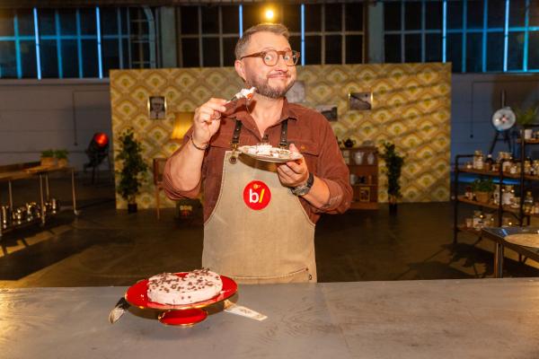 Bild 1 von 12: Vom Allrounder-Tortenmehl zur No-Bake-Sommertorte: Sebastian Lege erklärt, mit welchen Ersatzzutaten Kathi heute trickst.