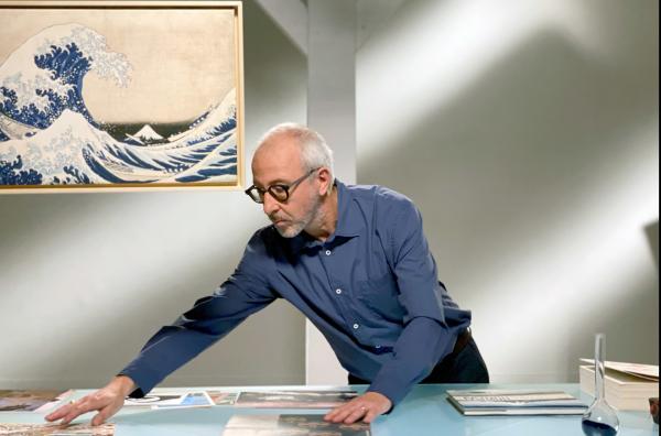 Bild 1 von 2: Emmanuel Lozerand, Professor für japanische Kultur und Sprache, erzählt die Geschichte des berühmten Farbholzschnitts des japanischen Künstlers Katsushika Hokusai.