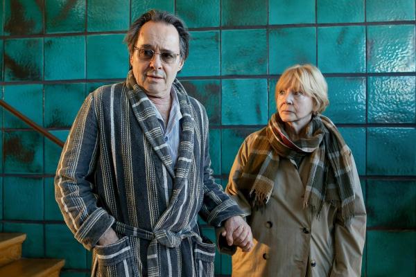 Bild 1 von 35: Im Bild: Uwe Kockisch (Konrad), Christine Schorn (Katharina).