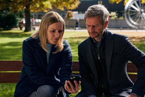 Bild 1 von 11: Anna Leitner (Bettina Lamprecht) und Stefan Schwab (Michael Kessler) .
