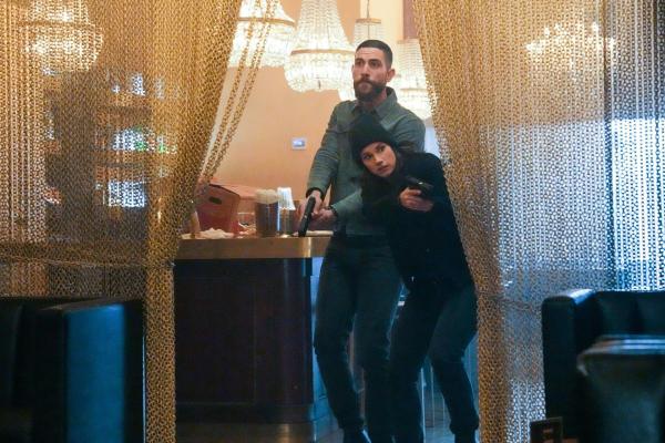 Bild 1 von 7: Special Agent Omar Adom 'OA' Zidan (Zeeko Zaki, l.); Special Agent Maggie Bell (Missy Peregrym, r.)
