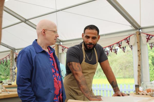 Bild 1 von 8: Matt Lucas (l.); Sandro (r.)