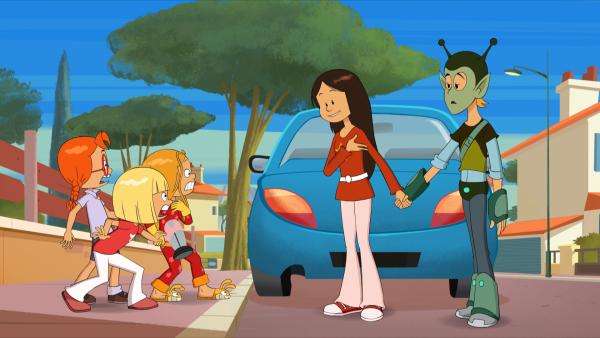 Bild 1 von 3: Nat, Lulu und Marine sind entsetzt, dass Max als Alien Wendys Hand hält und sie das auch noch gut findet!