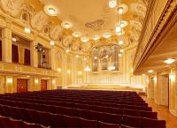 Mozart lebt! Lebt Mozart?